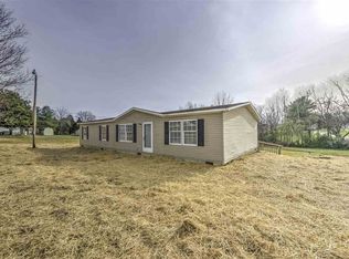 1042 Hale Rd, Dandridge, TN 37725