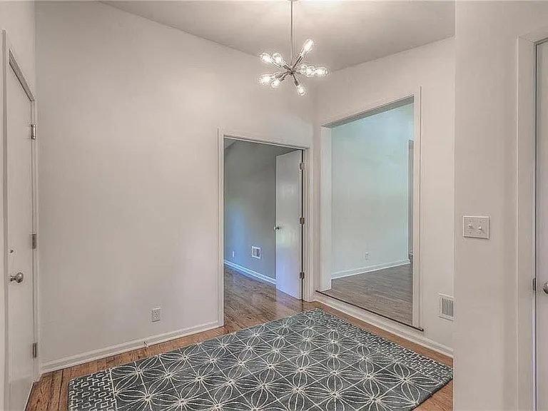 5802 W 75th Ter — Photo 7