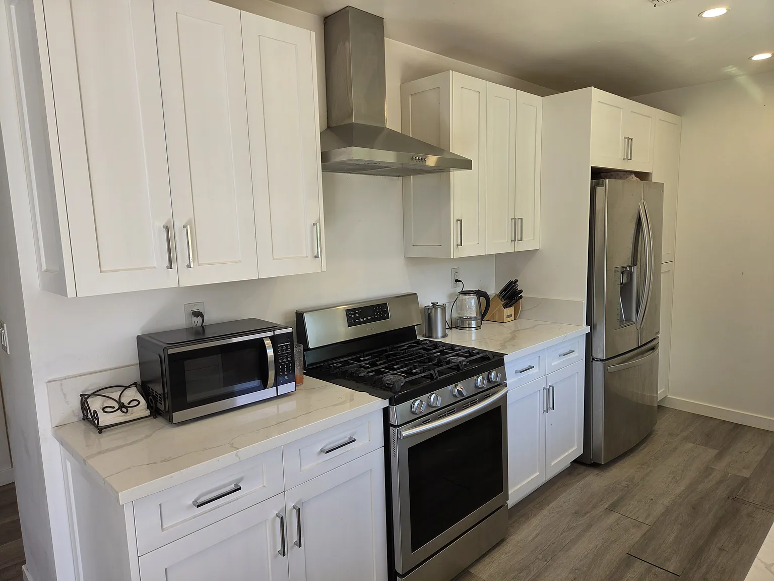 4 bed, 1725 sqft, $5,000 — Photo 3