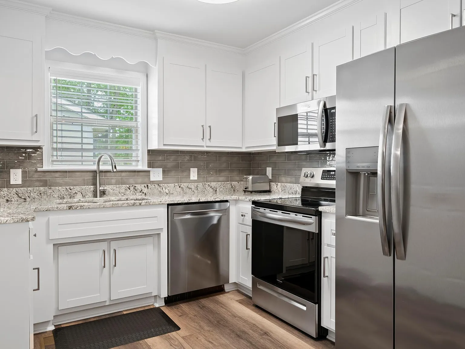 4 B Amherst Ave — Photo 4