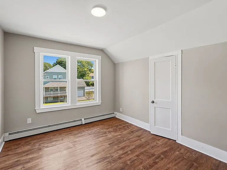 387 Grove St — Photo 28