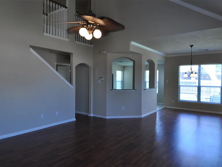 5823 Ridgebluff Ln — Photo 4
