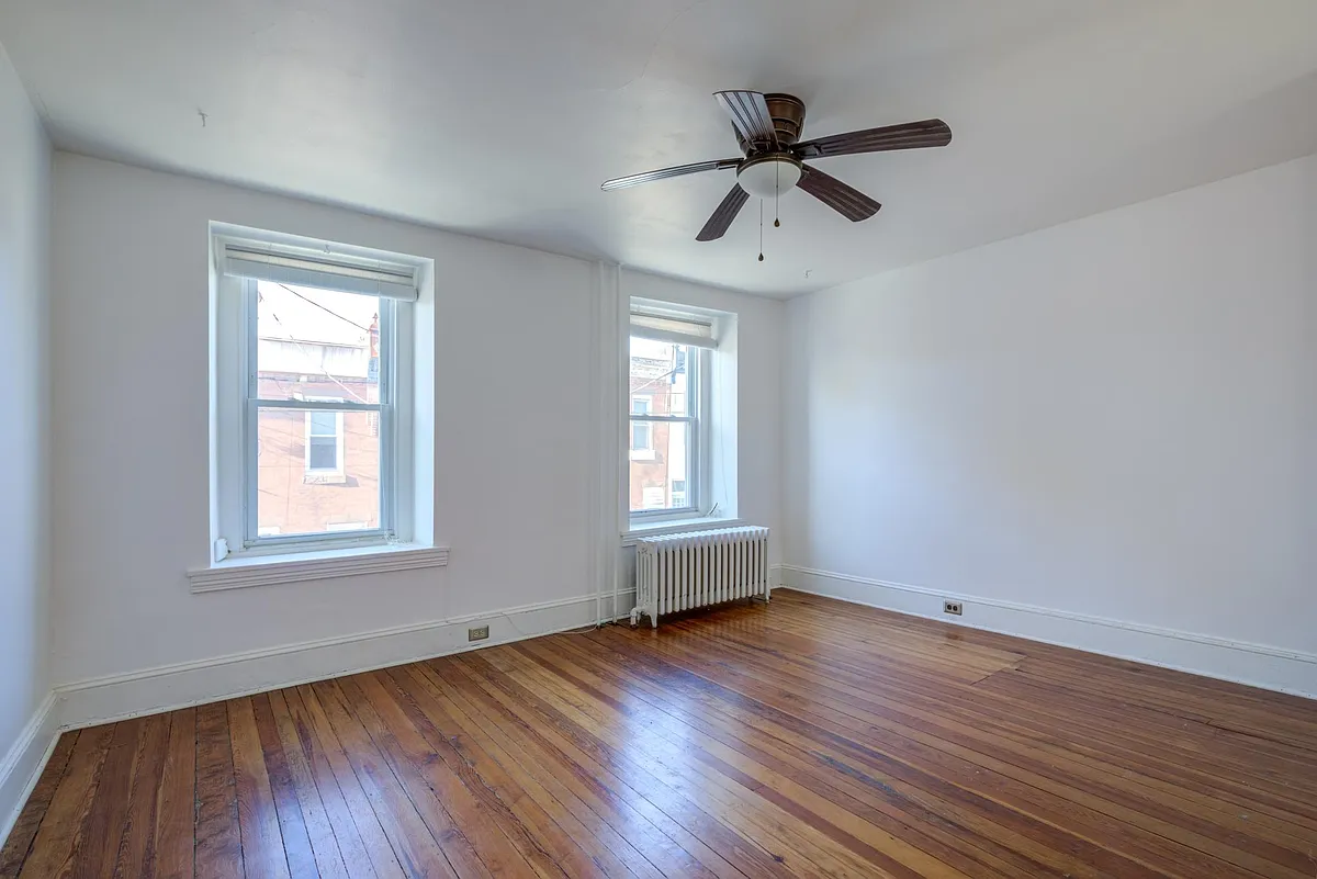 Building Photo - 3436 Sunnyside Ave #2