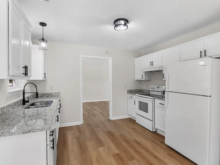 109 Summer Vale Dr — Photo 9