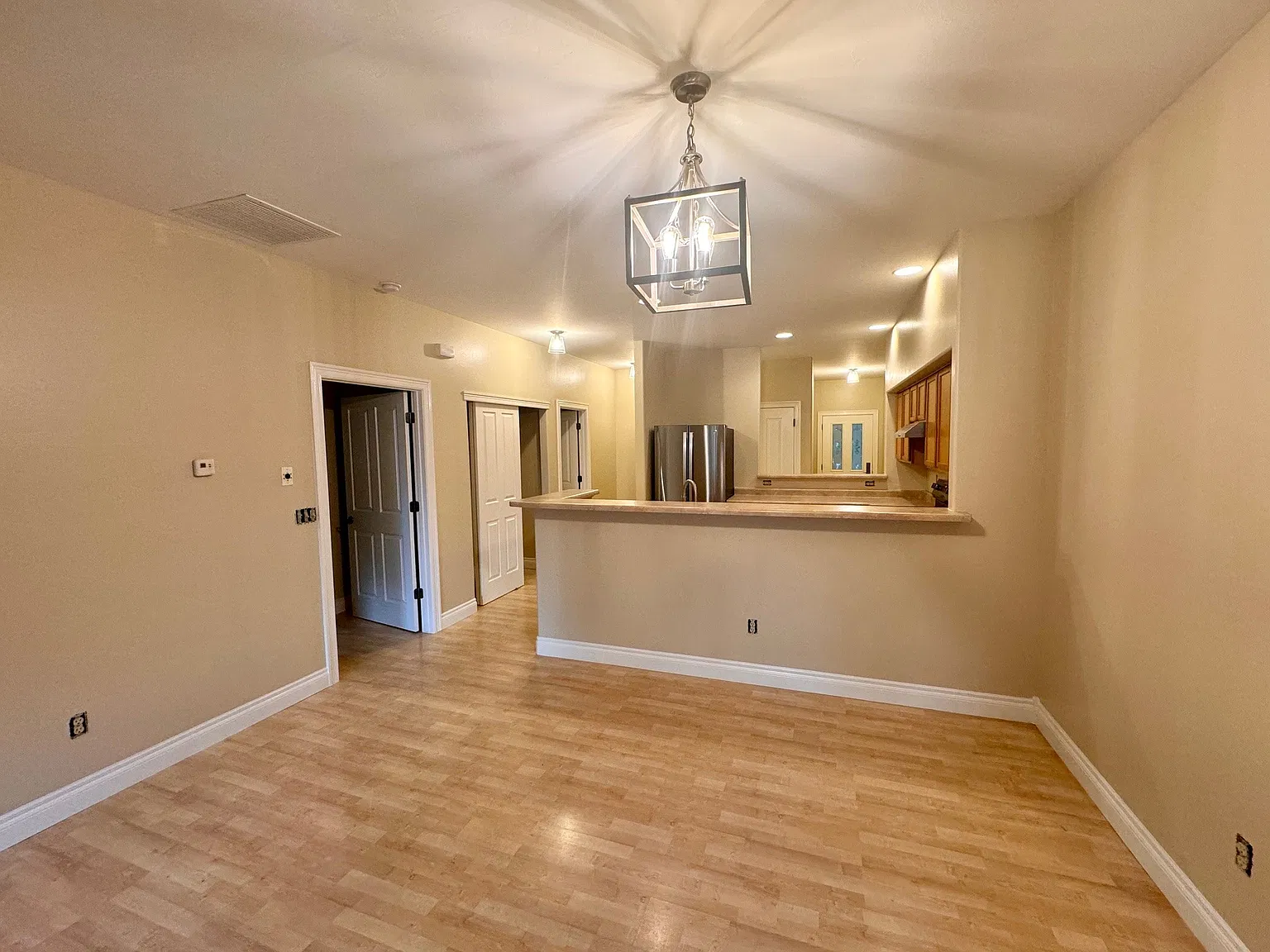 3 bed, 1448 sqft, $2,175 — Photo 3
