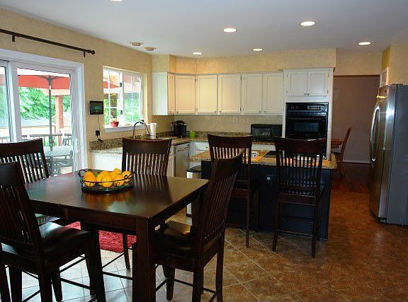3rd image of 21037 Willowbrook Dr