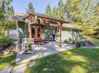 460 E Trails End Dr, Belfair, WA 98528