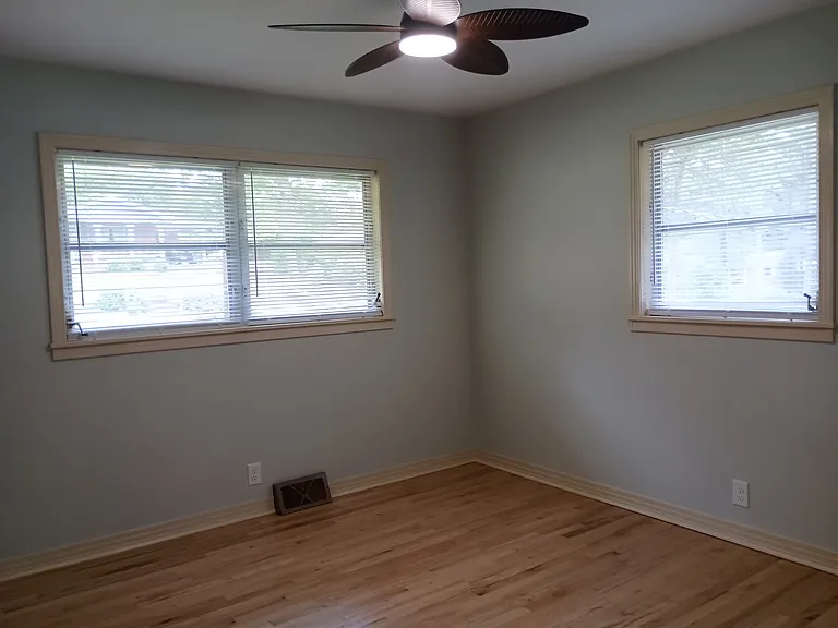 110 Willow Dr — Photo 27
