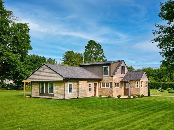 116 Holyoke St, Easthampton, MA 01027