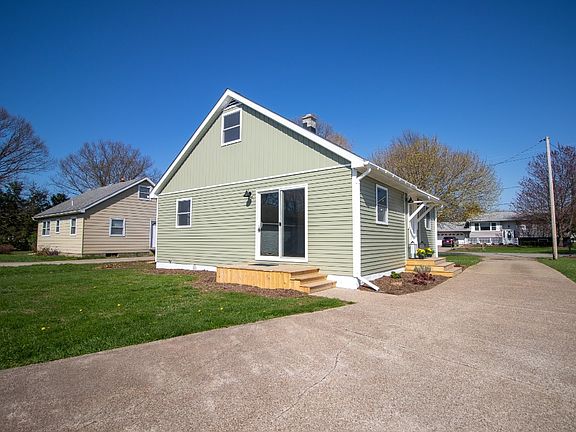 4th image of 656 W Park Dr