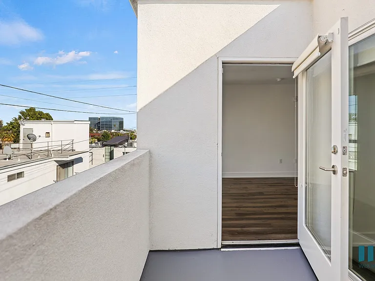 Large-Size Patio
