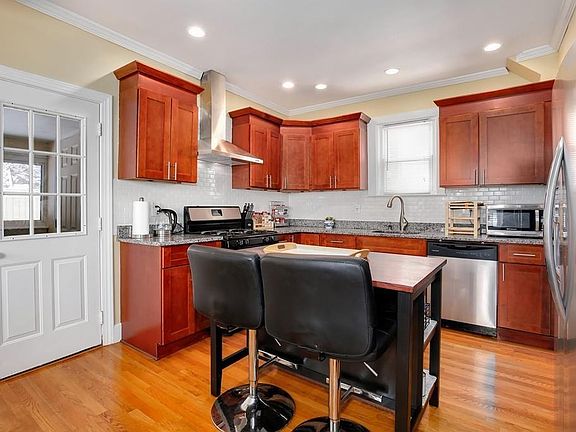 5th image of 34 Granville Ave