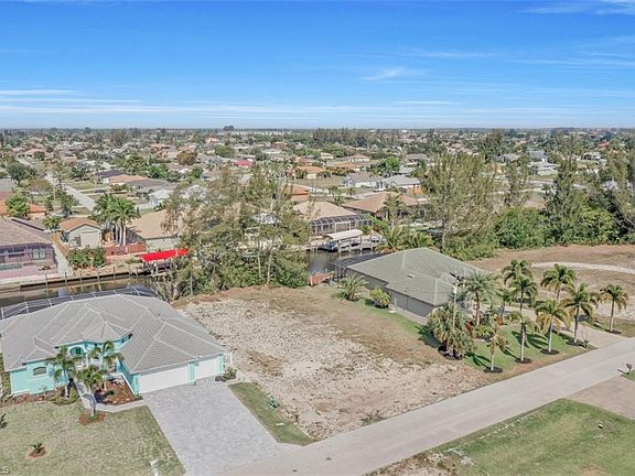 3rd image of 4030 SW 10th Ave
