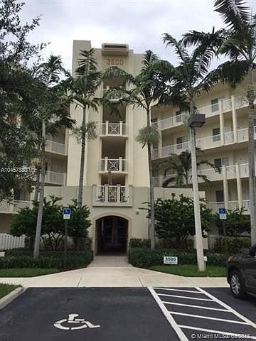 1st image of 3600 Oaks Clubhouse Dr APT 405