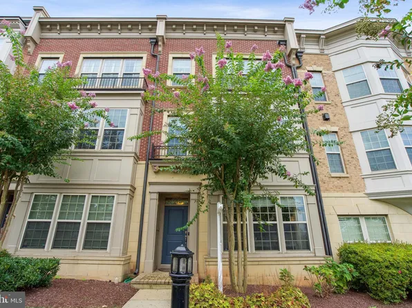 502 Rampart Way, Oxon Hill, MD 20745