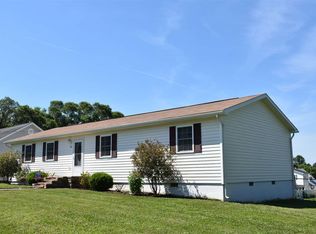 703 9th St, Shenandoah, VA 22849