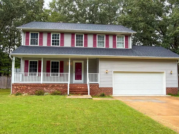 207 Meadow Ave, Colonial Beach, VA 22443