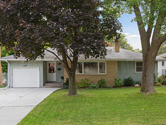 2nd image of 229 18th Ave S