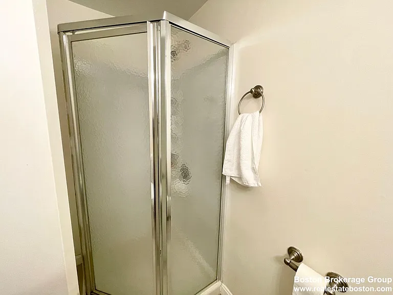 69 Gainsborough St #300 — Photo 6