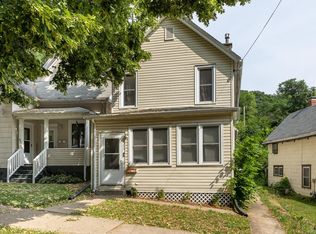 505 W 17th St, Dubuque, IA 52001