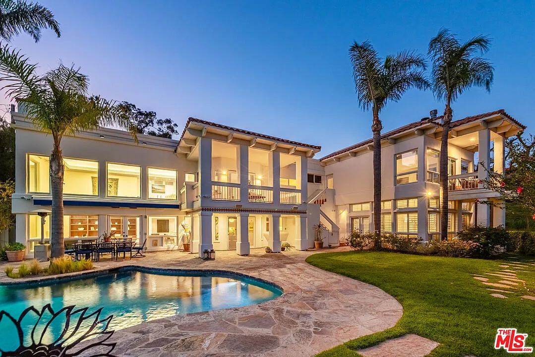6 bed, 5.5 bath, 5913 sqft, $29,500 — Photo 1