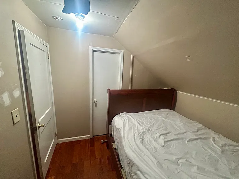 123 Janeway #5 — Photo 2
