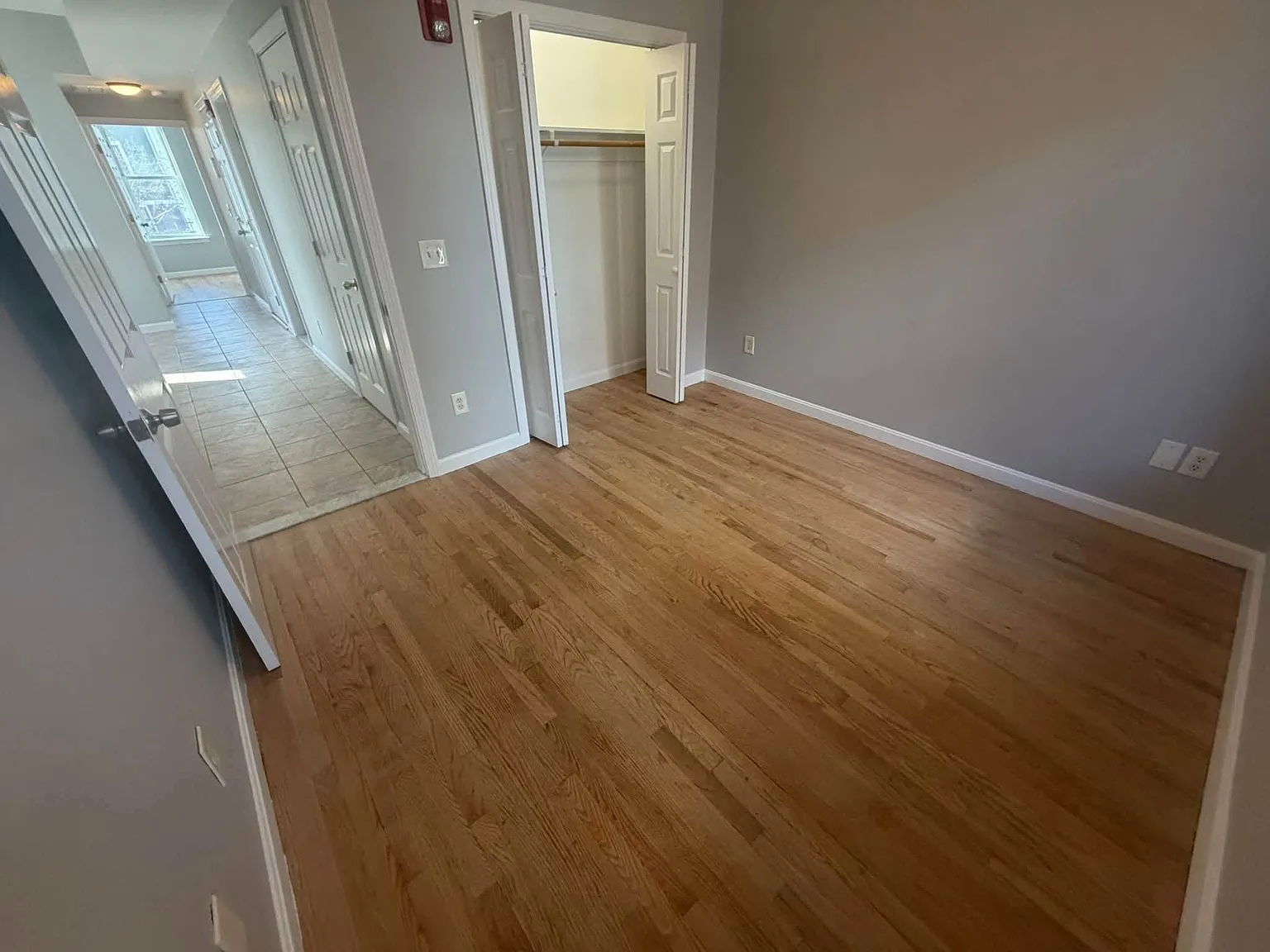 3 bed, 999 sqft, $2,700 — Photo 3
