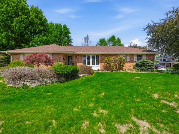 1448 N 6th Ave E, Newton, IA 50208