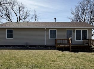 2401 Unicorn Ave, Thayer, IA 50254