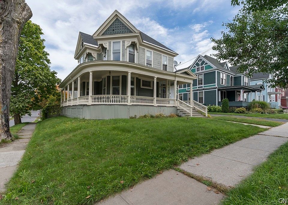 1st image of 128 N School St