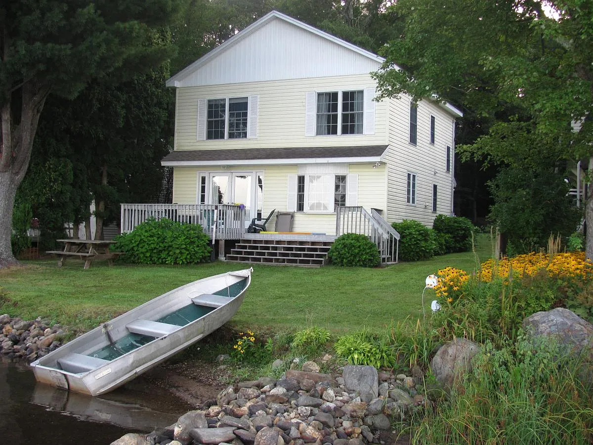 3 bed, 1600 sqft, $3,200 — Photo 2