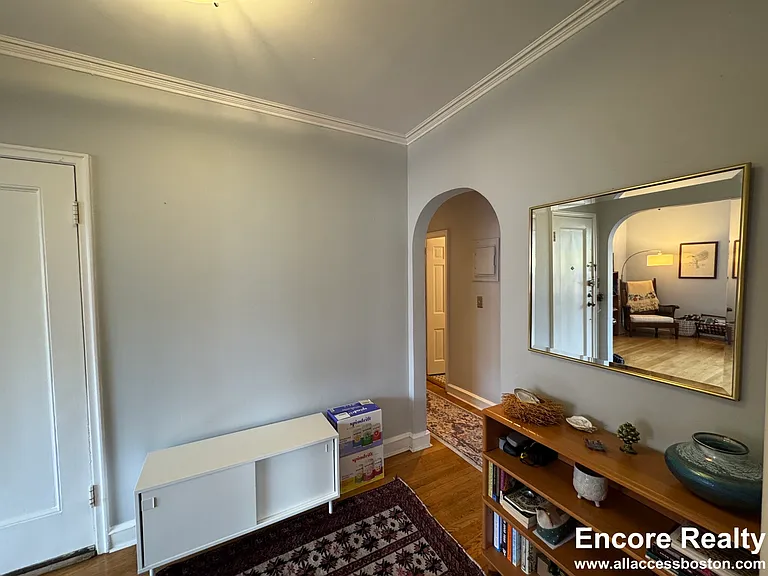 31 Longwood Ave #2 — Photo 3