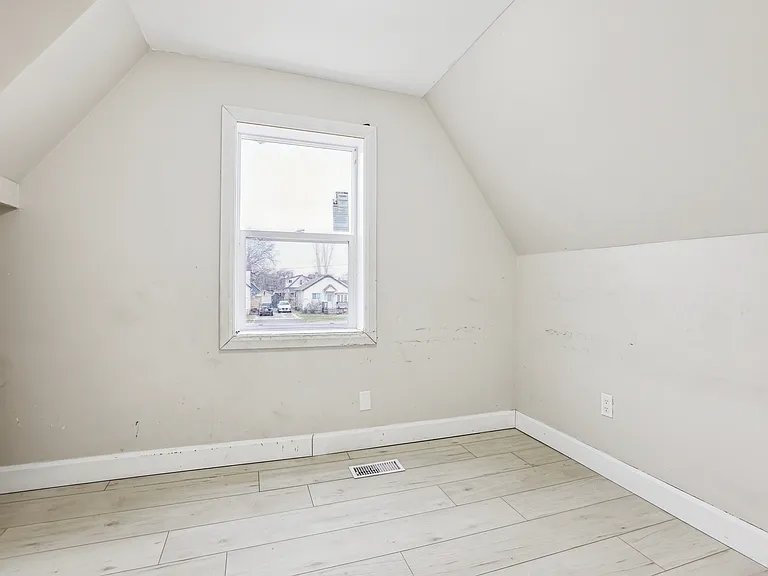 19 Bailey St #2 — Photo 8