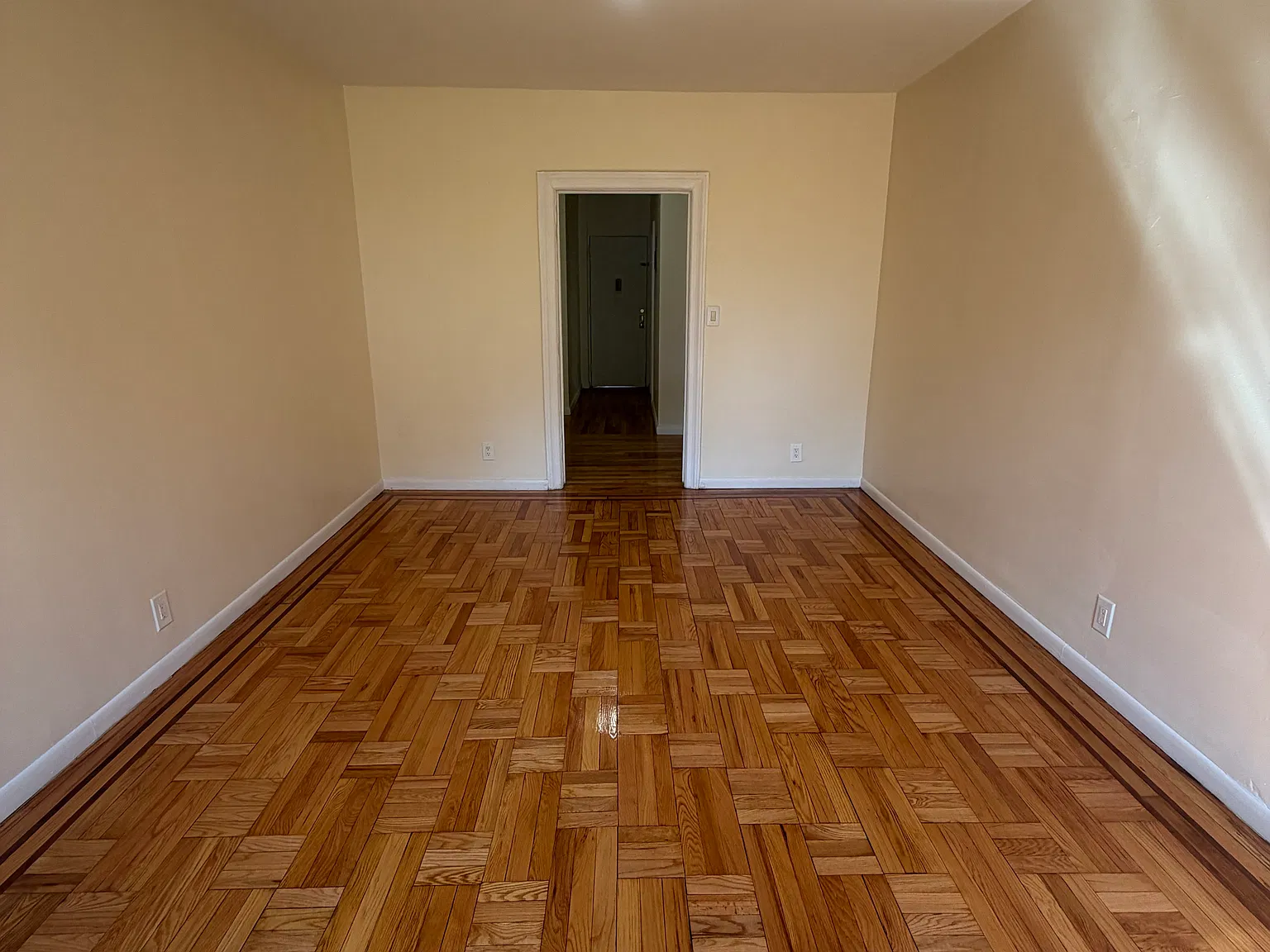 1 bed, 750 sqft, $2,000 — Photo 2