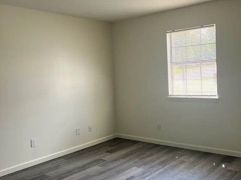 239 Hartfield Rd #4 — Photo 8