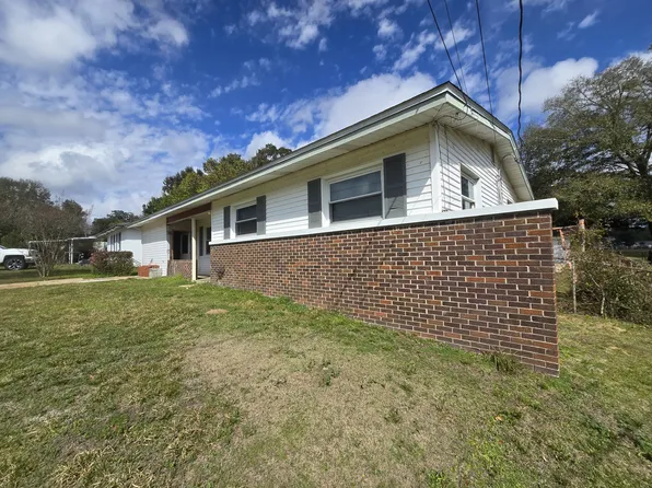 807 Blue Springs Dr, Pensacola, FL 32505