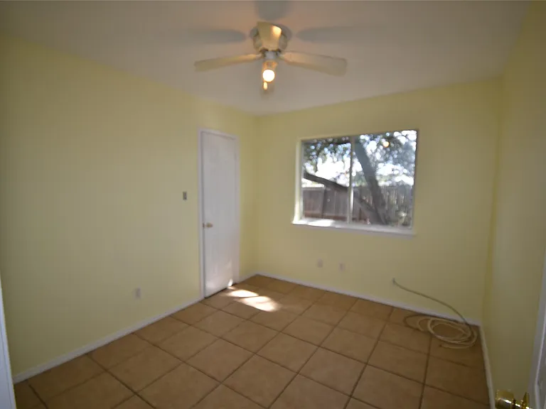 4729 Castleman Dr — Photo 9