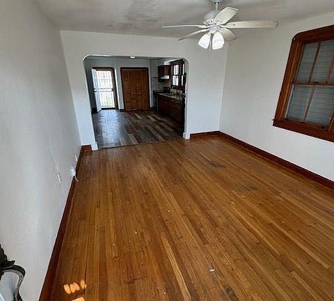4th image of 519 Farrington Dr