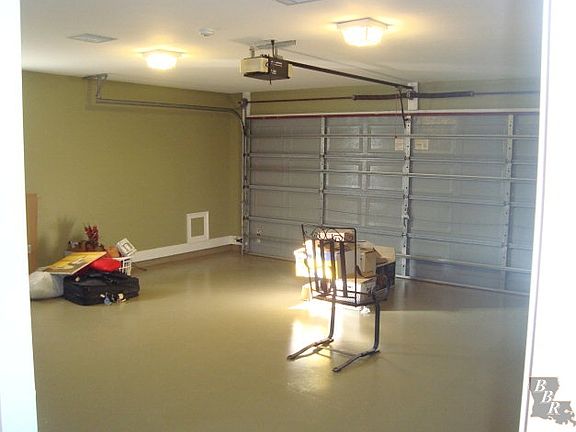 3rd image of 115 Brinwood Dr