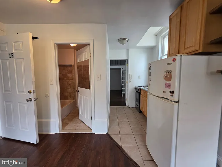 38 N 40th St #1F — Photo 2