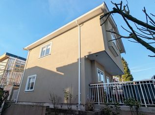 555X Portland St, Burnaby, BC