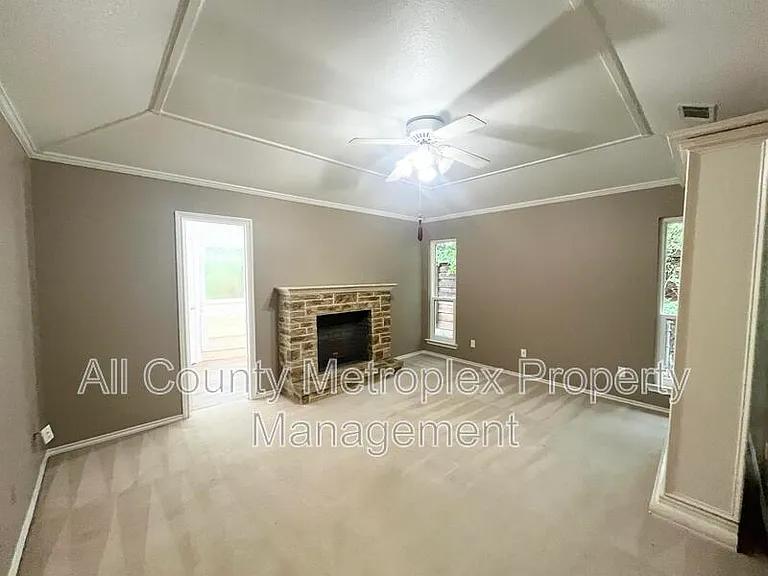 1404 Stoneboro Ln — Photo 9