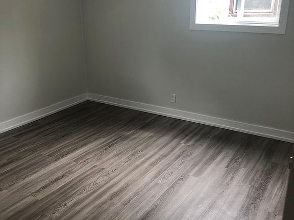 3rd image of 126 Wilson Ave