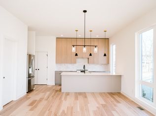 325 Douglas Ave, Nashville, TN 37207