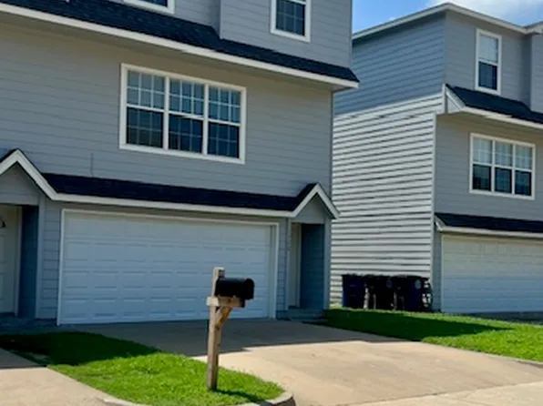 1722 E 67th Pl, Tulsa, OK 74136