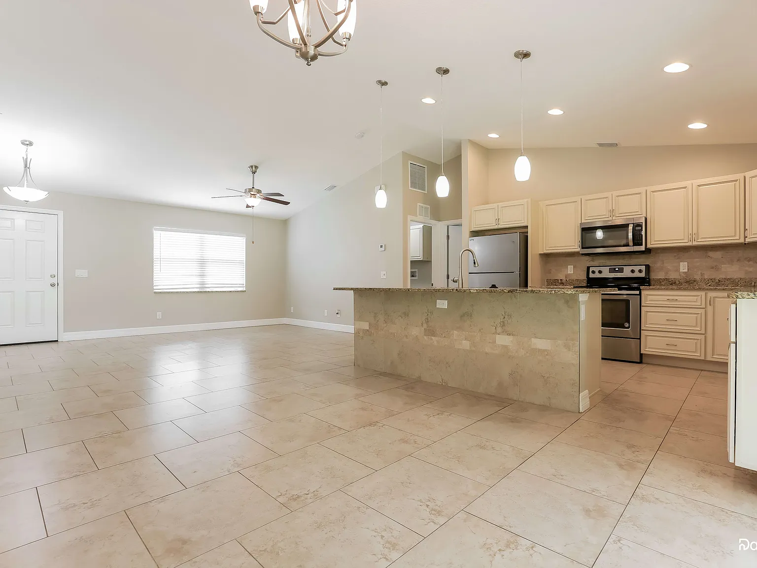 3 bed, 2.0 bath, 1437 sqft, $2,370 — Photo 4