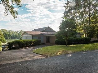415 Sunset Bay Rd, Hot Springs, AR 71913