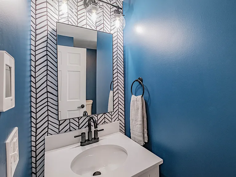 Hawkes Dr — Photo 14