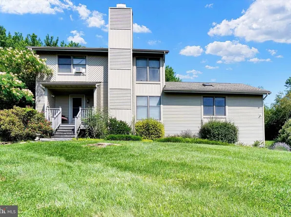 3955 N Rohrbaugh Rd, Seven Valleys, PA 17360