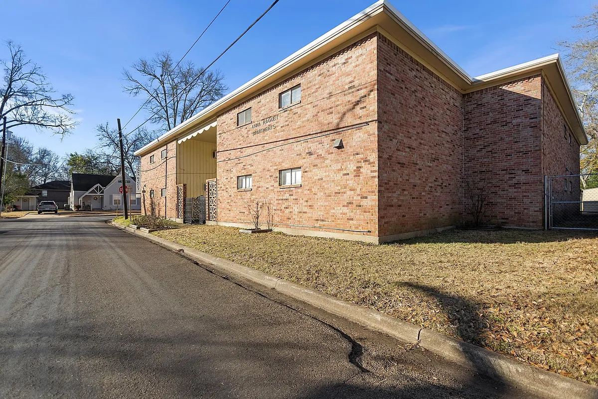 Building Photo - 901 Raguet St
